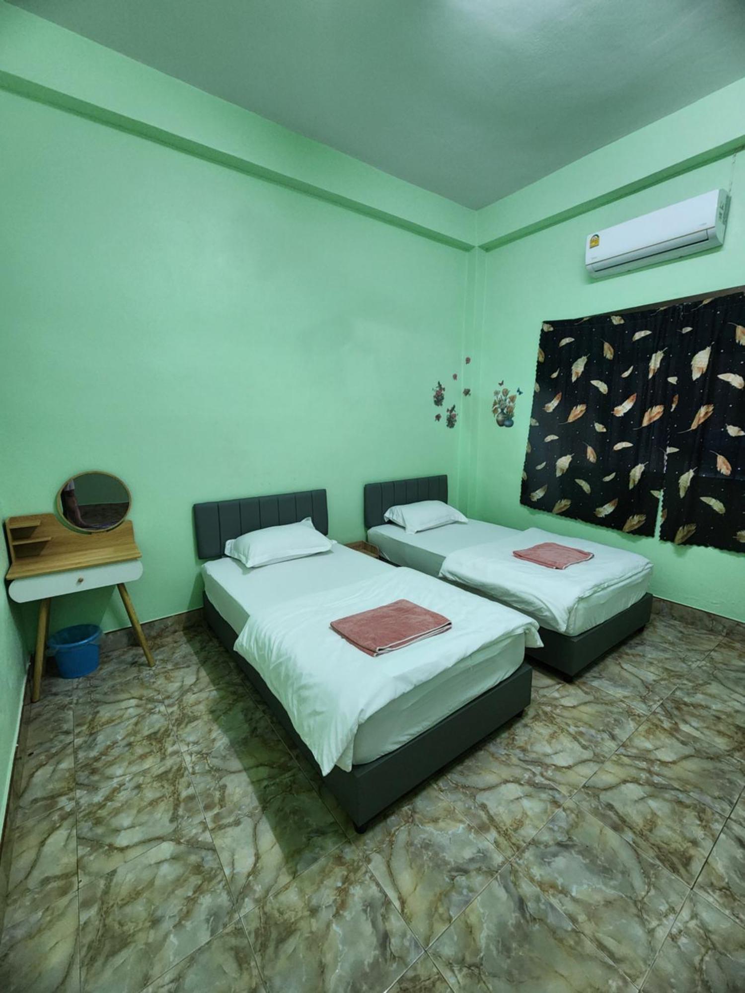 Jaaoo - 4 Bedroom House Holiday home Betong