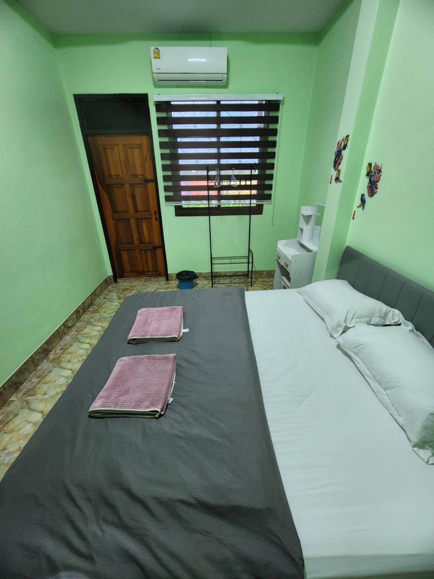 Jaaoo - 4 Bedroom House * Betong