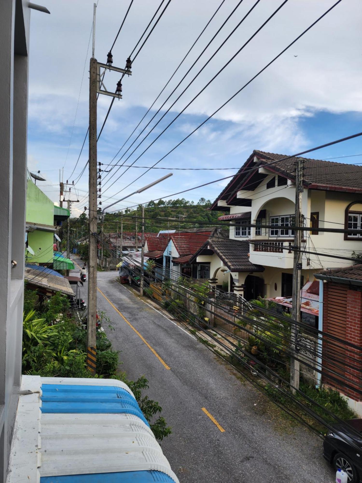 Jaaoo - 4 Bedroom House * Betong